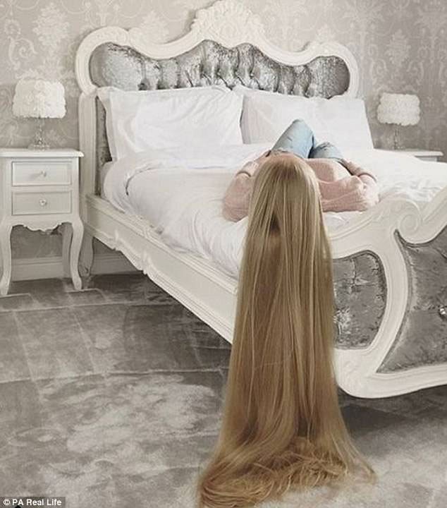 Ngắm cô gái 17 năm chưa một lần cắt tóc - ảnh 2