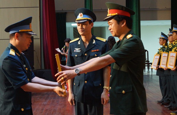 Trao Giải thưởng Sáng tạo trẻ Quân chủng Phòng không - Không quân - ảnh 2