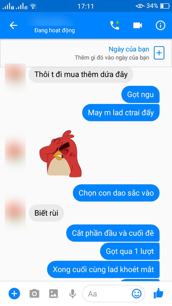 Hướng dẫn bạn trai gọt dứa và cái kết cười muốn 'banh nóc nhà' - ảnh 1