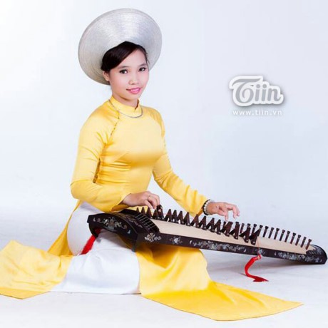 9x Sài Gòn gây bão mạng với bản cover Despacito bằng đàn tranh cực đỉnh - ảnh 1