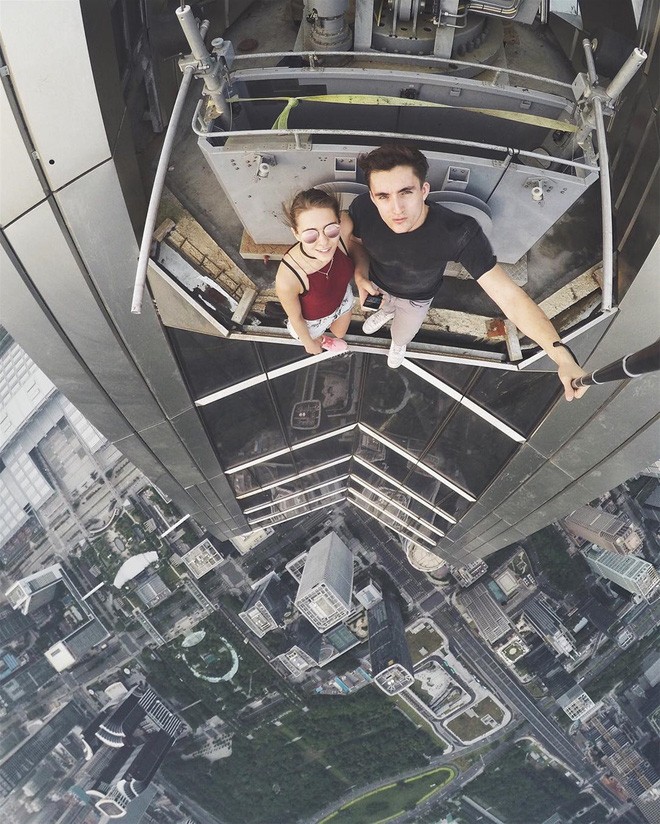 Xem ảnh selfies của cặp đôi này xong, bạn sẽ tự hỏi liệu họ còn sống hay không? - ảnh 11