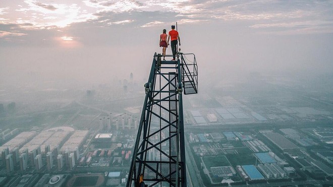 Xem ảnh selfies của cặp đôi này xong, bạn sẽ tự hỏi liệu họ còn sống hay không? - ảnh 1