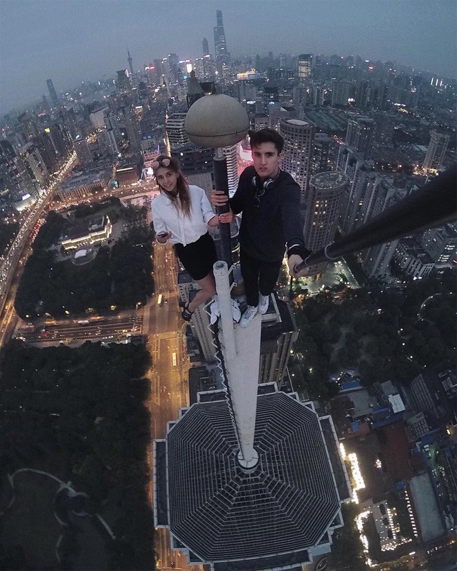 Xem ảnh selfies của cặp đôi này xong, bạn sẽ tự hỏi liệu họ còn sống hay không? - ảnh 4