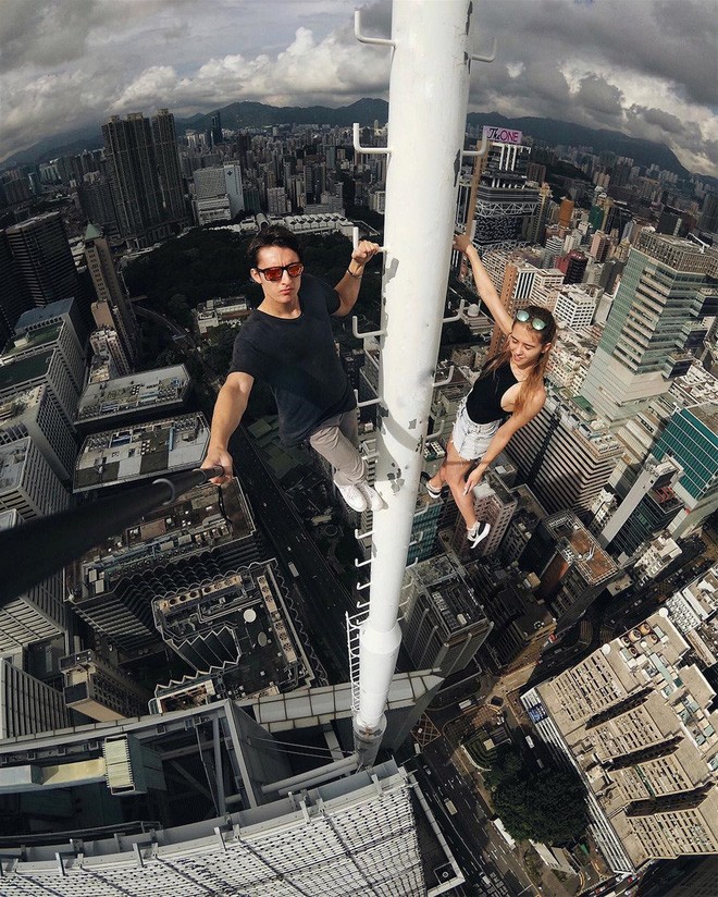 Xem ảnh selfies của cặp đôi này xong, bạn sẽ tự hỏi liệu họ còn sống hay không? - ảnh 9