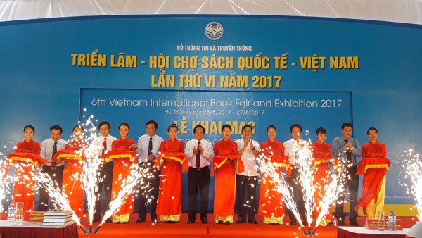 Khai mạc Triển lãm – Hội chợ sách quốc tế Việt Nam lần thứ VI - ảnh 3