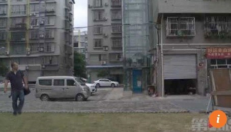 Lộ diện bố vợ 'tốt nhất hành tinh', lắp thang máy phục vụ riêng con rể - ảnh 1