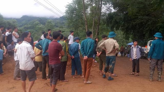 Rùng mình hiện trường vụ sạt lở làm nhiều người bị chôn vùi ở Hòa Bình - ảnh 5