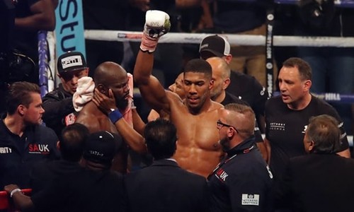 Võ sĩ Joshua thắng knock-out kẻ thách đấu, bảo vệ đai vô địch - ảnh 2