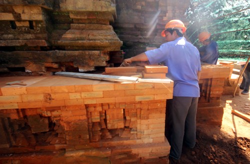 Chuyên gia khảo cổ lo ngại 'di tích Mỹ Sơn bị khai quật nham nhở' - ảnh 1