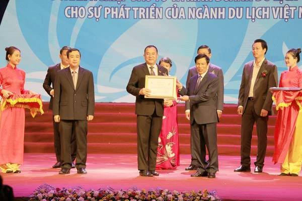 10 000 nhân viên Mường Thanh tham gia làm sạch bãi biển, ao hồ - ảnh 2