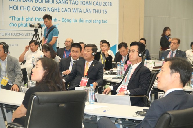 30 thị trưởng các nước đến Bình Dương chia sẻ về thành phố thông minh - ảnh 1