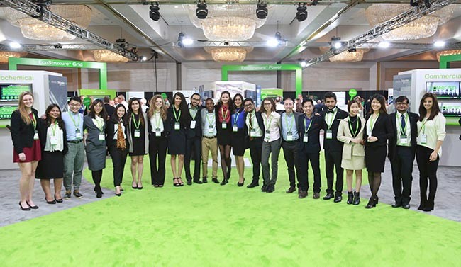 Sinh viên Duy Tân giành giải Women in Business Global Award tại Mỹ - ảnh 1
