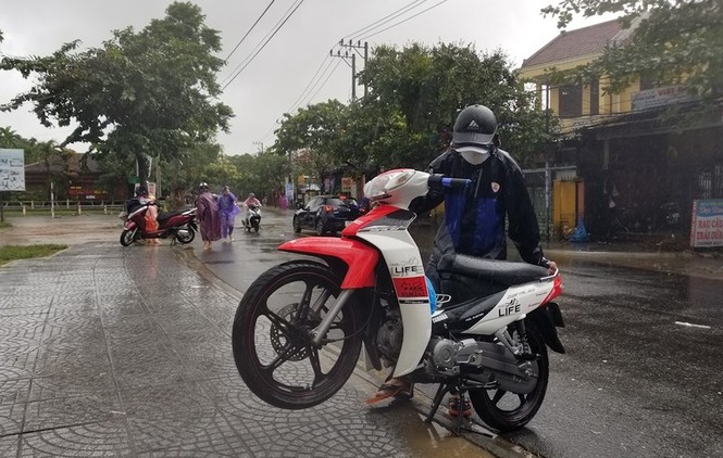 Hội An chìm trong lũ - ảnh 9