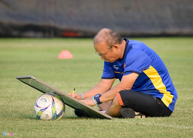 HLV Park Hang-seo: Tái sinh từ bóng tối - ảnh 1