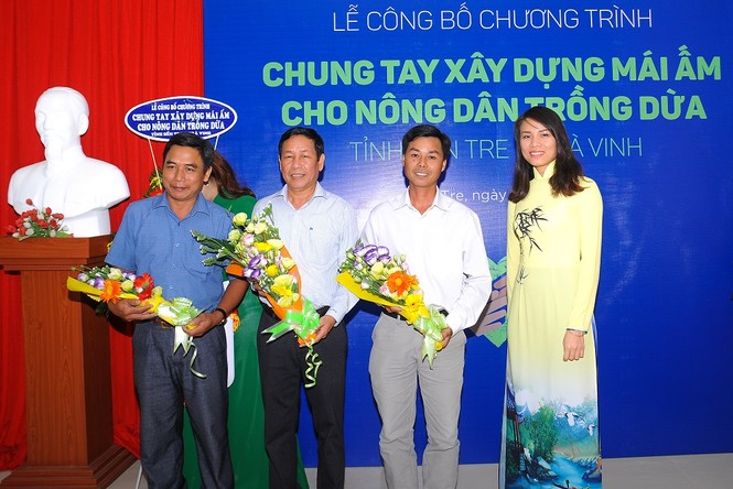 Chung tay xây dựng mái ấm cho nông dân trồng dừa - ảnh 1