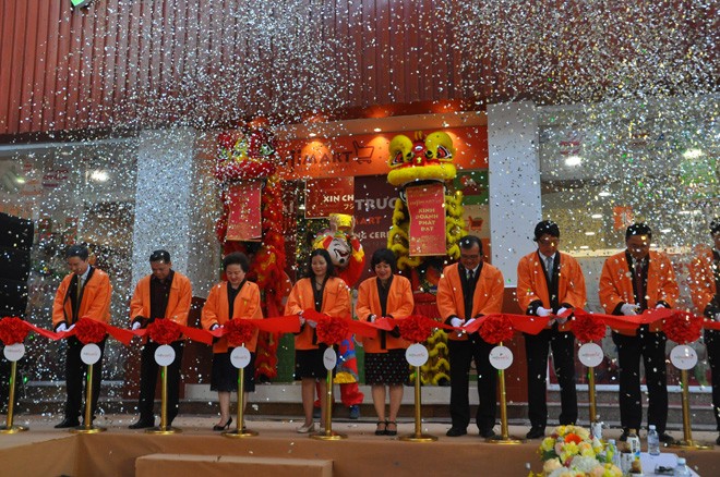 Tập đoàn BRG khai trương siêu thị FujiMart đầu tiên tại VN - ảnh 1