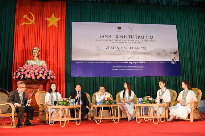 Hàng chục ngàn cuốn sách quý gửi tặng chiến sĩ học viện hải quân - ảnh 1