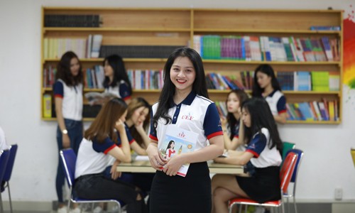 Thí sinh Miss UEF rạng rỡ trong trang phục đến trường - ảnh 1