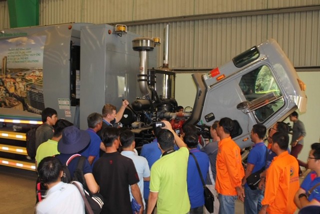 VWS tập huấn lái xe chở rác công nghệ Hoa Kỳ chạy khí “CNG” cho tài xế - ảnh 1
