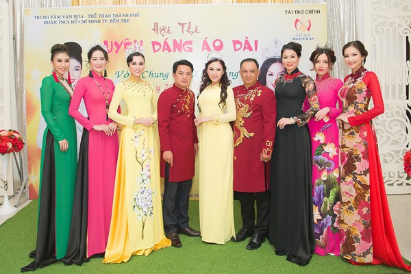 'Nữ hoàng Áo dài' ngồi ghế nóng quyền lực trong tà áo dài Nguyễn Tuấn - ảnh 5