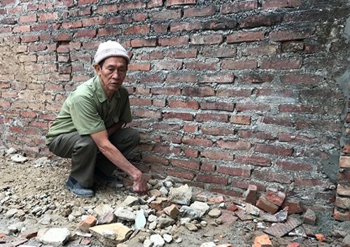 Người dân Sóc Sơn gần 50 năm sống trên hai quả bom - ảnh 1