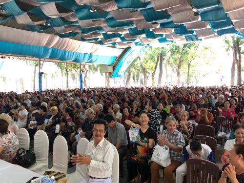 Vinamilk khởi động hành trình chăm sóc sức khỏe người cao tuổi năm 201 - ảnh 1