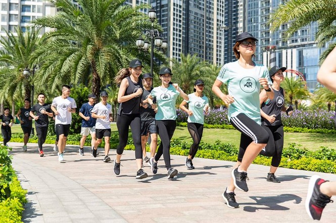 Adidas PureBOOST GO khuyến khích runners khám phá cung đường chạy thành phố - ảnh 1