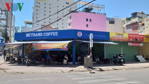 Ký túc xá thành chợ đêm, sinh viên ngậm ngùi tá túc trên giảng đường - ảnh 2