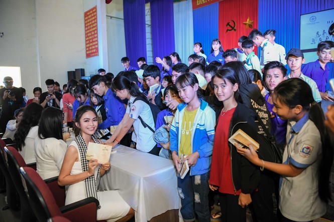 Á hậu Mâu Thủy: “Học được tinh thần chiến binh nhờ những cuốn sách” - ảnh 3