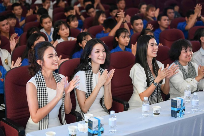 Á hậu Mâu Thủy: “Học được tinh thần chiến binh nhờ những cuốn sách” - ảnh 4
