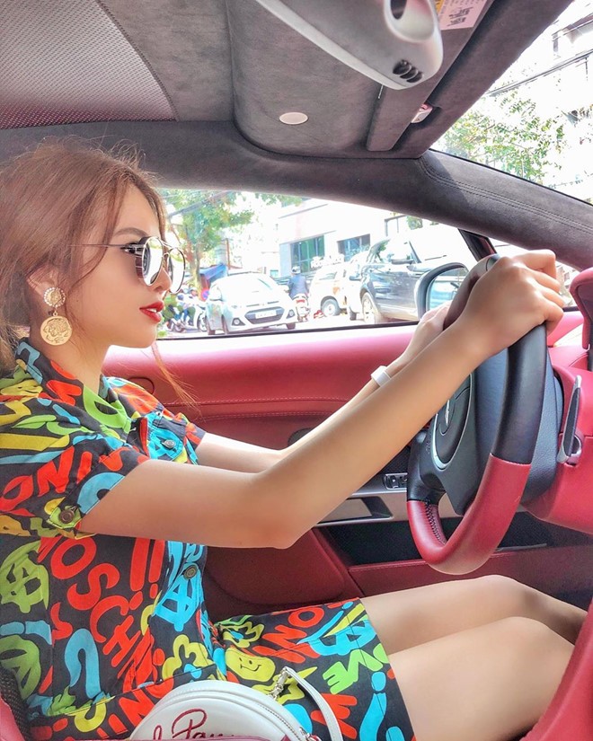 Tiểu thư nhà giàu Claret Giang Lê khoe hạnh phúc bên bạn trai hot boy - ảnh 3