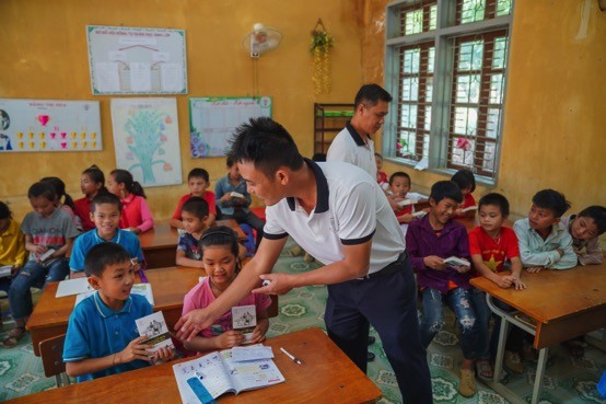 Khát vọng thay đổi cuộc đời và lòng hiếu học của những đứa trẻ vùng cao - ảnh 14