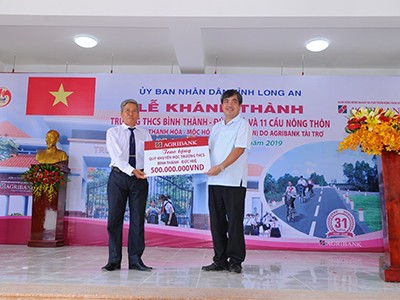 Khánh thành các công trình giao thông nông thôn và giáo dục ở Long An - ảnh 1