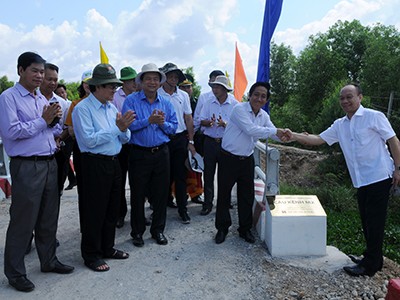 Khánh thành các công trình giao thông nông thôn và giáo dục ở Long An - ảnh 2