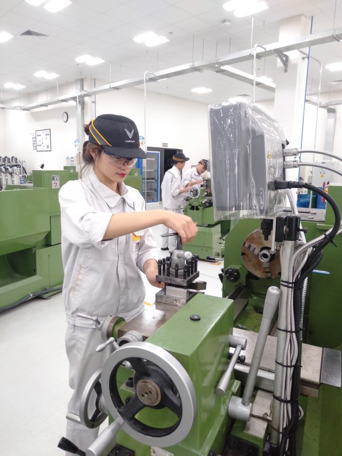 Khi những 'bông hồng' theo học ngành kỹ thuật - ảnh 1