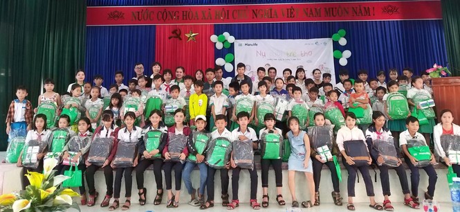 Nhân viên Manulife hỗ trợ trẻ em có hoàn cảnh khó khăn - ảnh 1