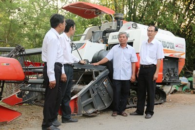 An Giang - trên 1.400 hộ nông dân được Agribank hỗ trợ vốn thực hiện cơ giới hóa - ảnh 1