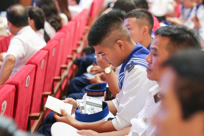 Hành trình Từ Trái Tim:Trao gửi khát vọng lớn đến thanh niên vùng biển đảo - ảnh 8