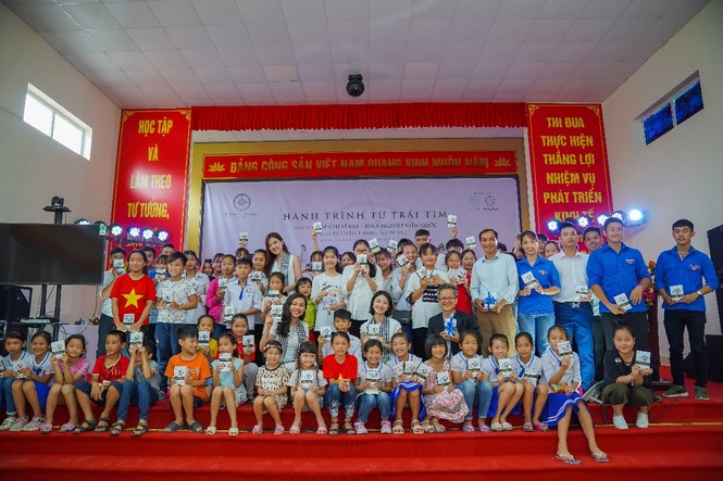 Hành trình Từ Trái Tim:Trao gửi khát vọng lớn đến thanh niên vùng biển đảo - ảnh 10