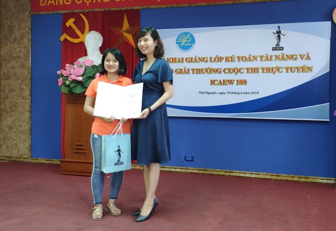 TUEBA phối hợp với ICAEW tổ chức lễ khai giảng khóa học Kế toán Tài năng - ảnh 3