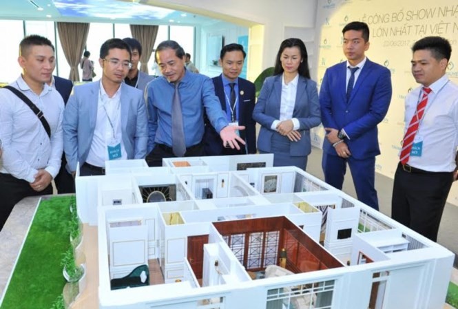 Choáng ngợp biệt thự có bãi đậu du thuyền 18 triệu USD - ảnh 9