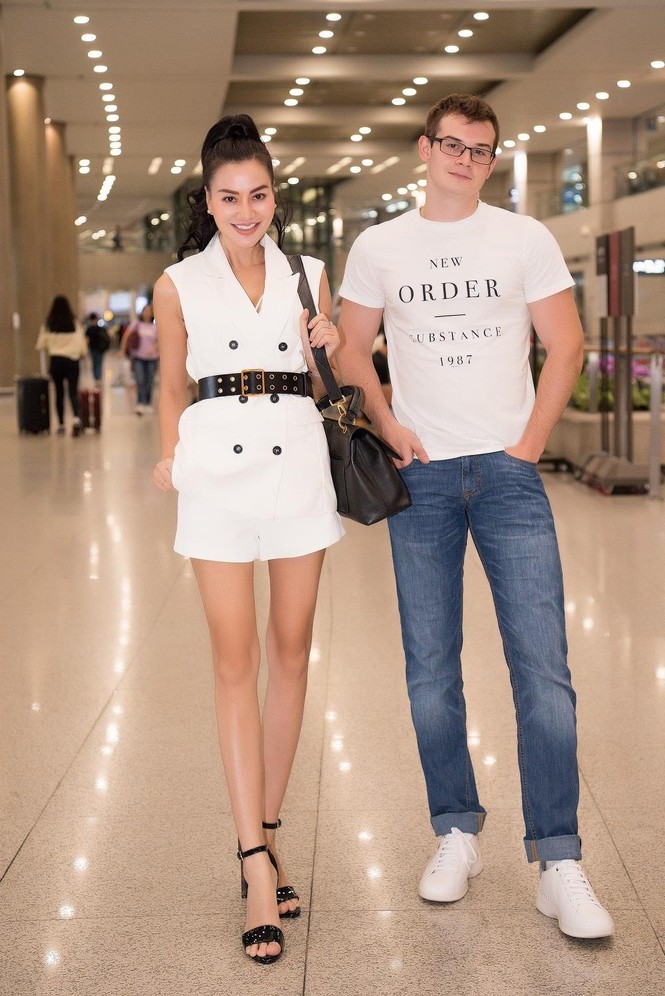 Trần Huyền Nhung đón đoàn Ms & Mr Asia Business 2019 tại sân bay Hàn Quốc - ảnh 2