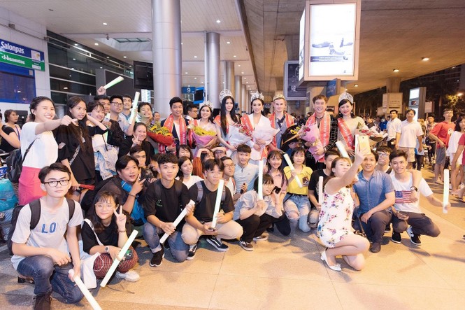 Sân bay Tân Sơn Nhất náo loạn Fan đón Top 6 Ms & Mr Asia Business 2019 - ảnh 9
