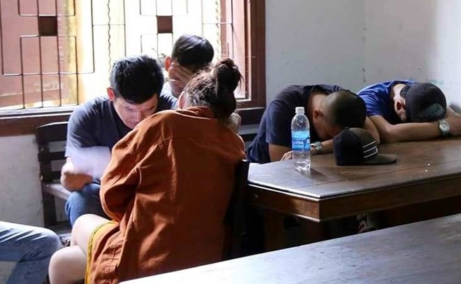 Phát hiện nhiều dân chơi phê ma túy trong vũ trường lớn nhất Đà Nẵng - ảnh 1