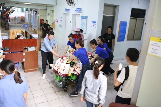 Xúc động trước tấm lòng của người đàn ông mai táng miễn phí cho người nghèo - ảnh 6