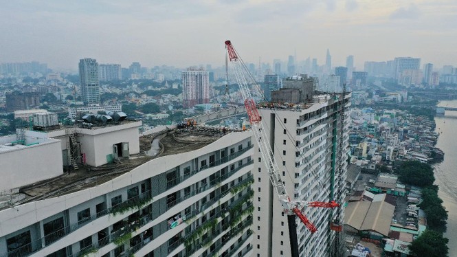 Hợp long cầu dây văng nối liền Sky Park 5.000m2 ở TPHCM - ảnh 1