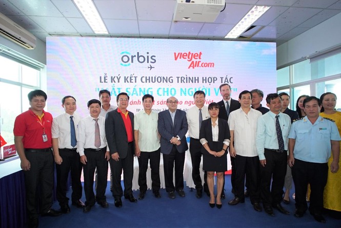 Vietjet đồng hành cùng bệnh viện bay trên không mang “Mắt sáng cho người dân” - ảnh 4