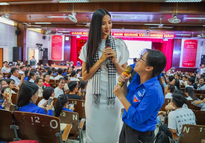‘Hành trình từ trái tim’ khởi hành đến vùng sâu, vùng xa - ảnh 1