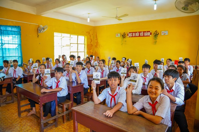 Sách quý đến với học sinh, thanh niên vùng sâu – vùng xa Bình Dương, Bình Phước - ảnh 2