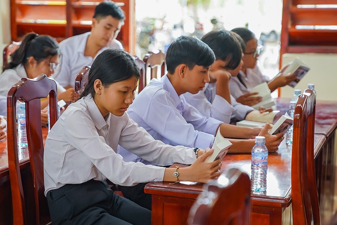 Trao gửi ánh sáng tri thức giúp bạn trẻ thành công - ảnh 2